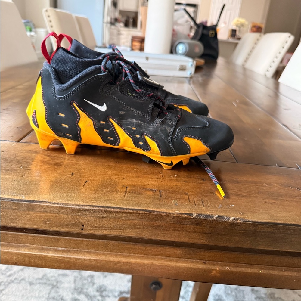 2023 Nike Kyler Murray X Vapor Edge Dt '96 Td 'Black University Gold’ View 2